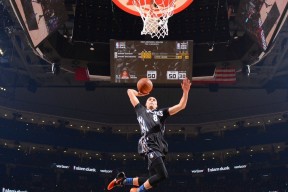 九游中心-这也行？当CBA、NBA与中超足总杯同框，全球体育的魔幻窗口期